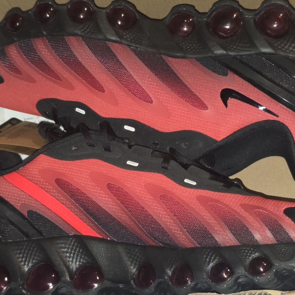 Nike Men's DN8 Black and Red Athletic Shoes